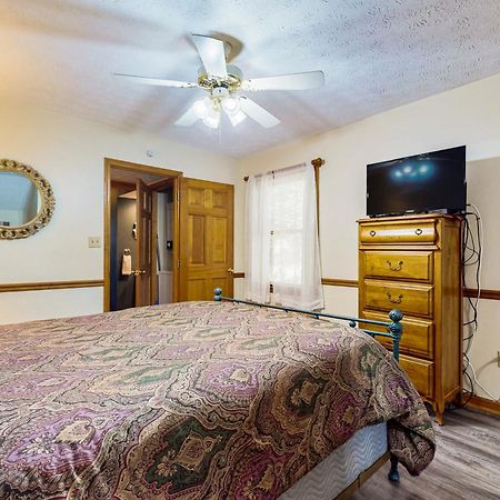Villa Peaceful Pine Pigeon Forge Esterno foto