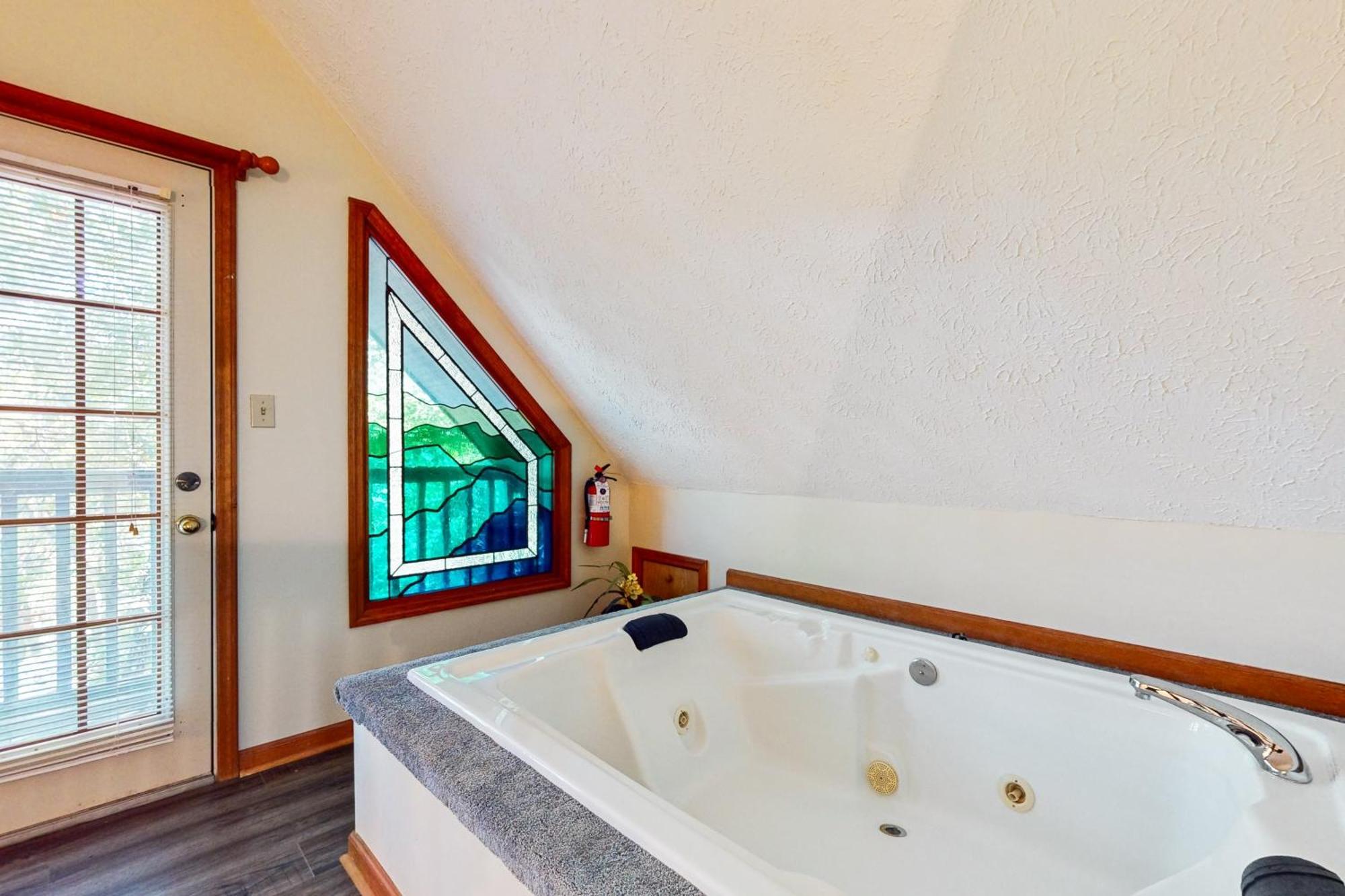 Villa Peaceful Pine Pigeon Forge Esterno foto