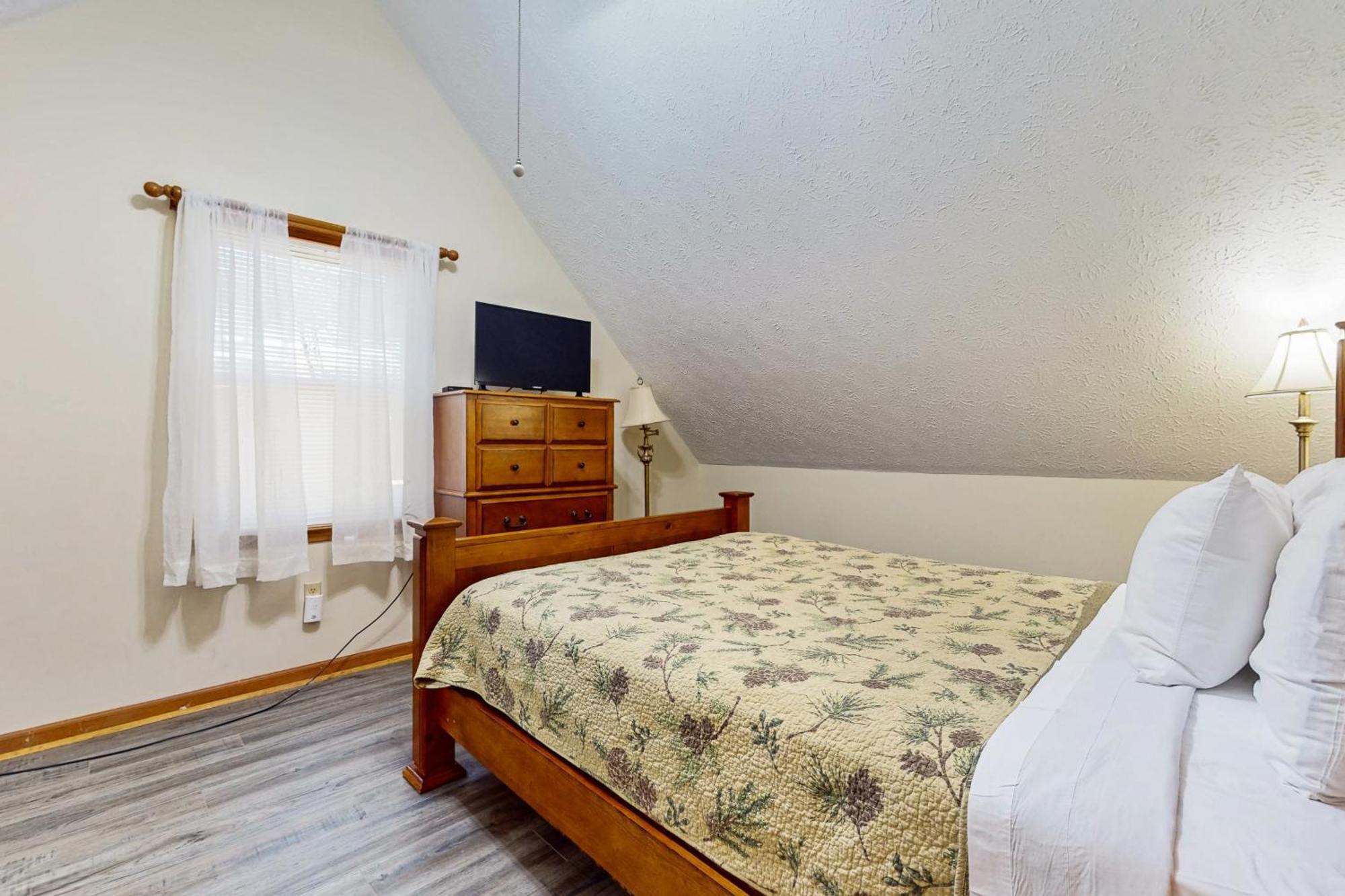 Villa Peaceful Pine Pigeon Forge Esterno foto
