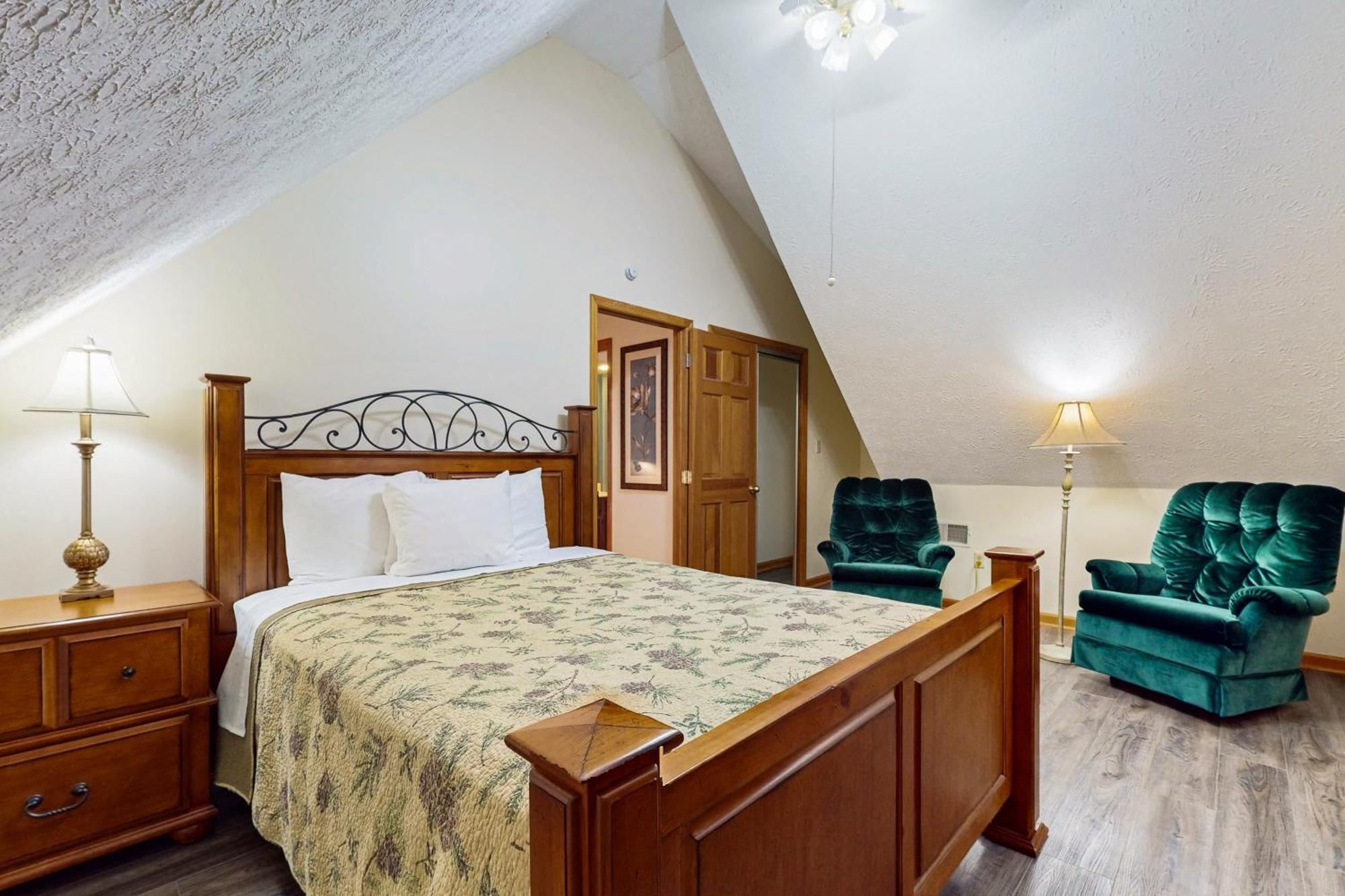 Villa Peaceful Pine Pigeon Forge Esterno foto
